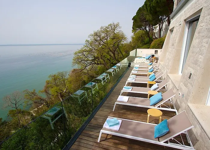 Szálloda Riviera & Maximilian's