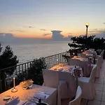 Ξενοδοχείο Riviera & Maximilian's 4*