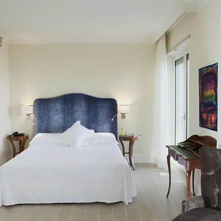 Hotel Riviera & Maximilian's Terst