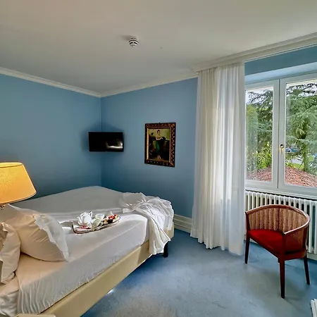 Riviera & Maximilian's Hotel