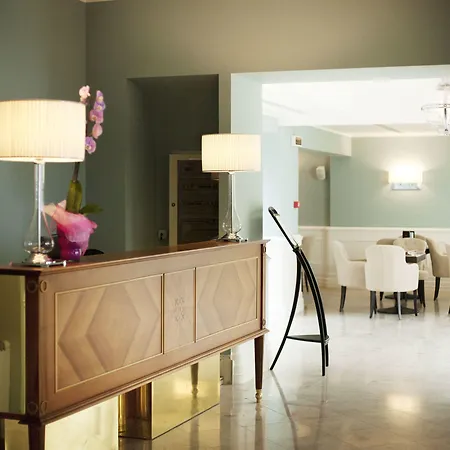 Riviera & Maximilian's Hotel 4*