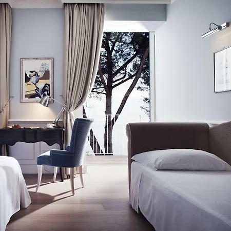 Hotel Riviera & Maximilian's 4*