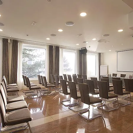 Riviera & Maximilian's