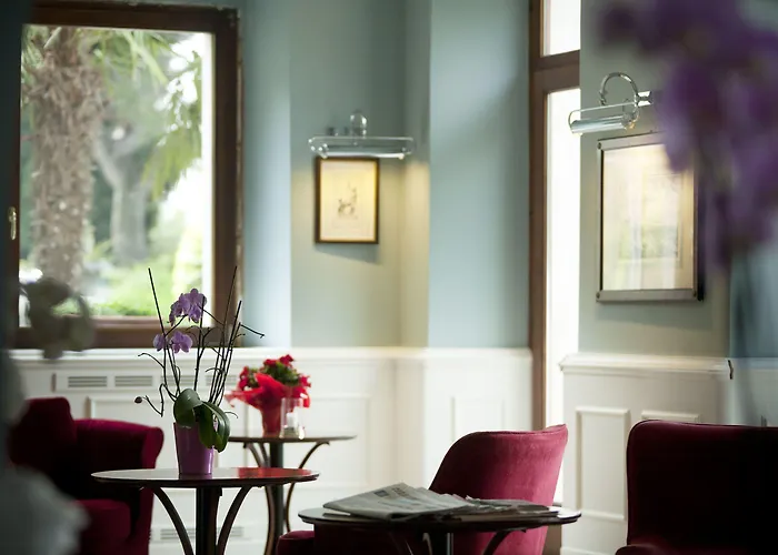 Riviera & Maximilian's Hotel 4*