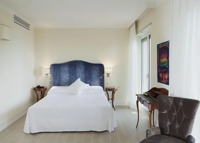 Riviera & Maximilian's Triest