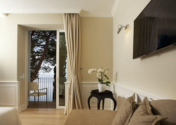 Riviera & Maximilian's Hotel Trieste