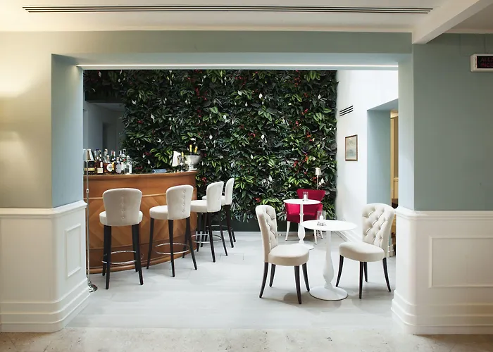 Hotel Riviera & Maximilian's Trieste