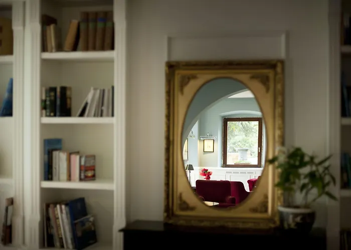 Riviera & Maximilian's