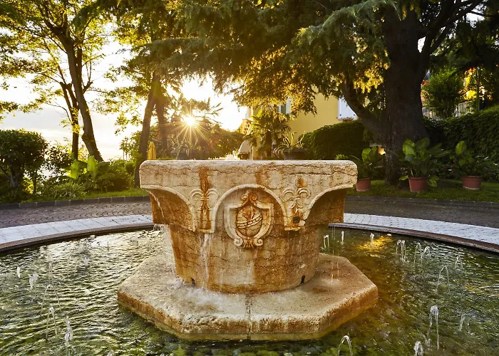 Hotel Riviera & Maximilian's 4*