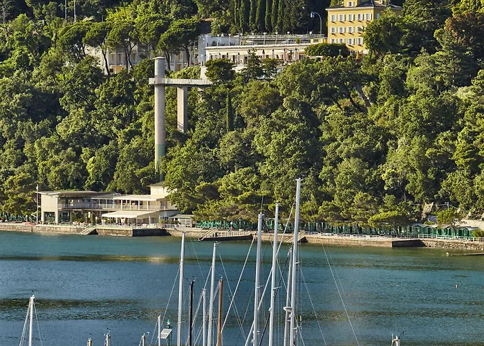 Riviera & Maximilian's