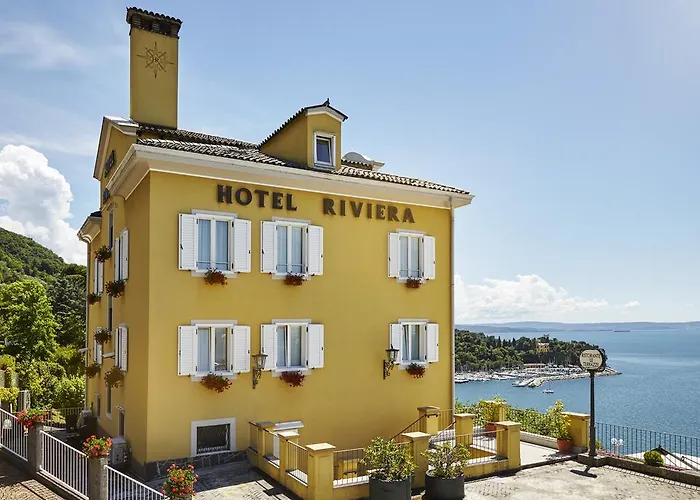 Hotel Riviera & Maximilian's 4*