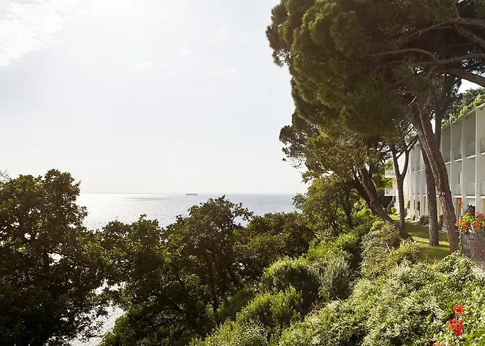 Hotel Riviera & Maximilian's