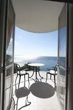 Riviera & Maximilian's 4*